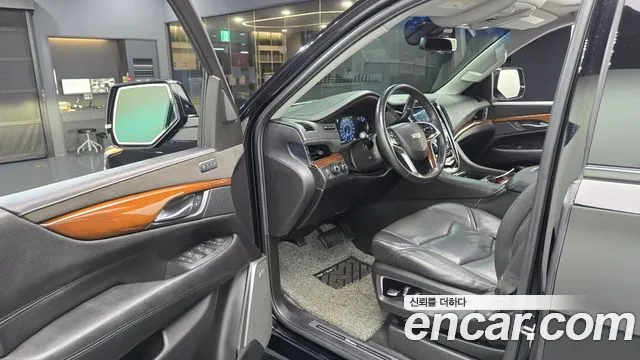 Cadillac Escalade 2018 thumb 10