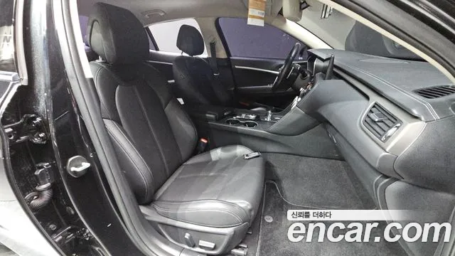 Genesis G70 2020 thumb 12