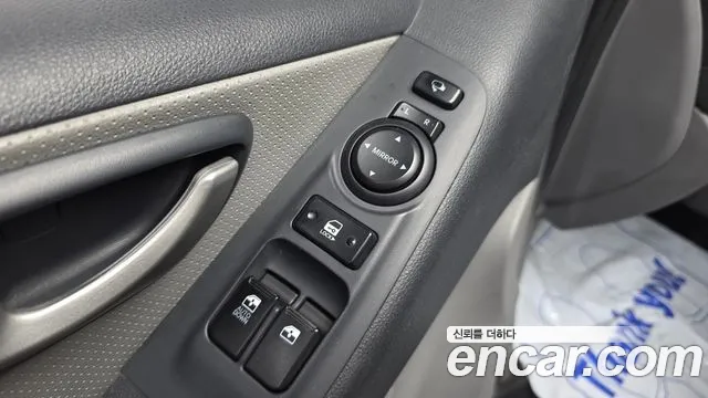 Hyundai Starex 2013 thumb 12