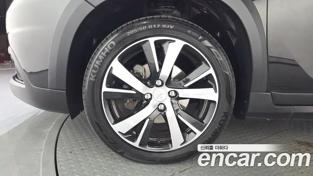 Peugeot 2008 2019 thumb 5