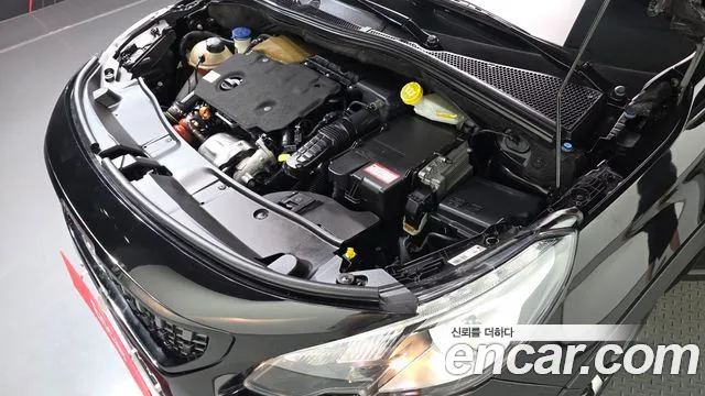 Peugeot 2008 2019 thumb 6