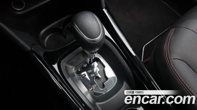 Peugeot 2008 2019 thumb 9