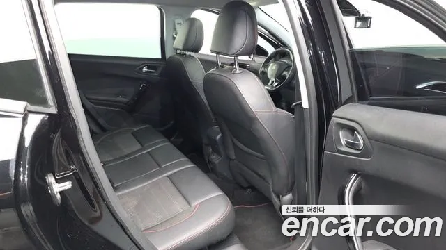 Peugeot 2008 2019 thumb 12