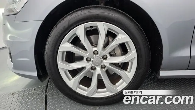 Audi A6 2015 thumb 5