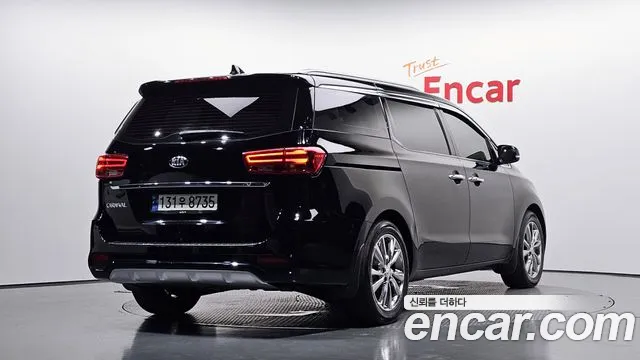 Kia Carnival 2019 thumb 2