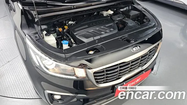 Kia Carnival 2019 thumb 6