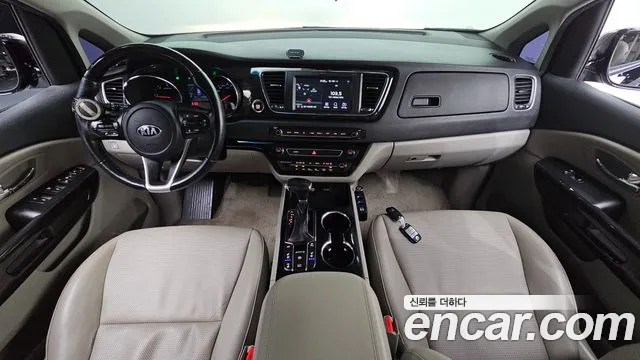 Kia Carnival 2019 thumb 7