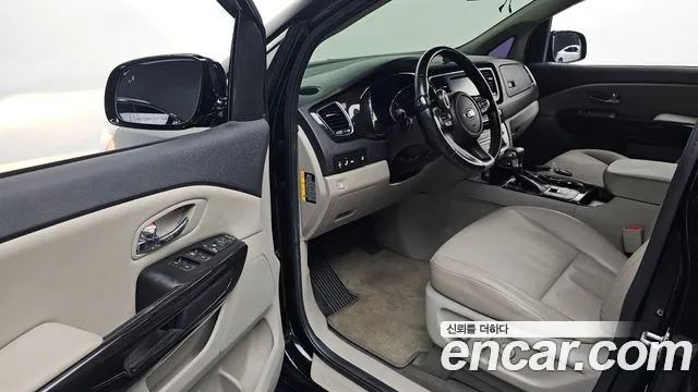 Kia Carnival 2019 thumb 10