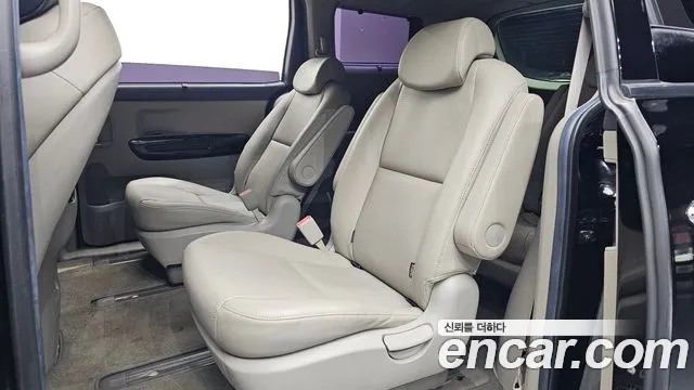 Kia Carnival 2019 thumb 12