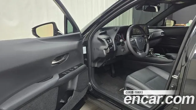 Lexus UX 2023 thumb 9