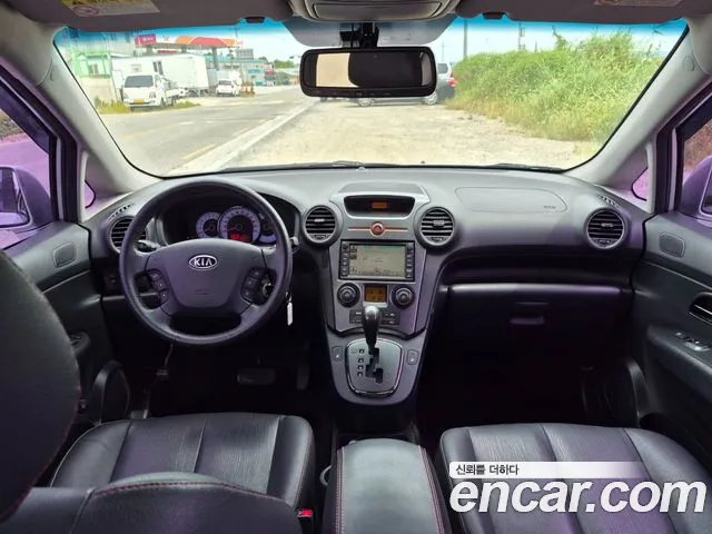 Kia Carens 2011 thumb 10