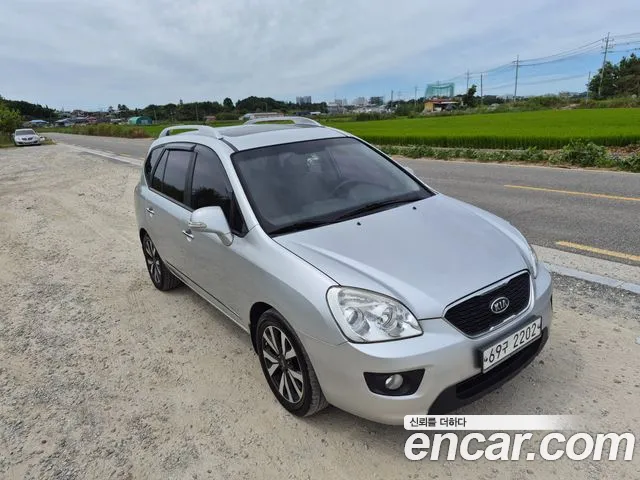 Kia Carens 2011 thumb 12
