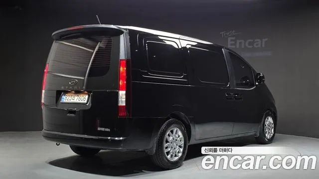 Hyundai Staria 2021 thumb 2