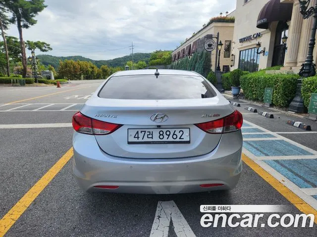 Hyundai Avante 2011 thumb 5