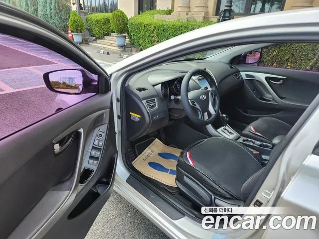 Hyundai Avante 2011 thumb 10
