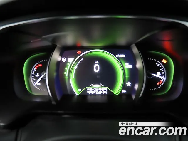 Renault Megane 2018 thumb 6