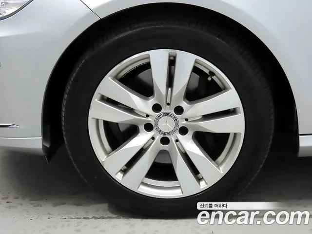 Mercedes-Benz E-Класс 2013 thumb 5