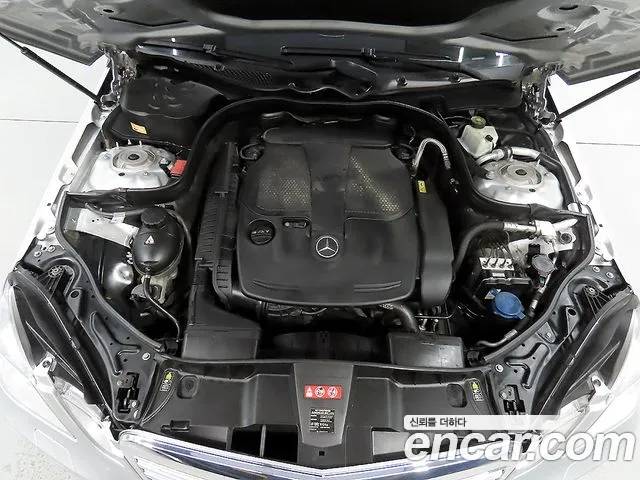 Mercedes-Benz E-Класс 2013 thumb 6