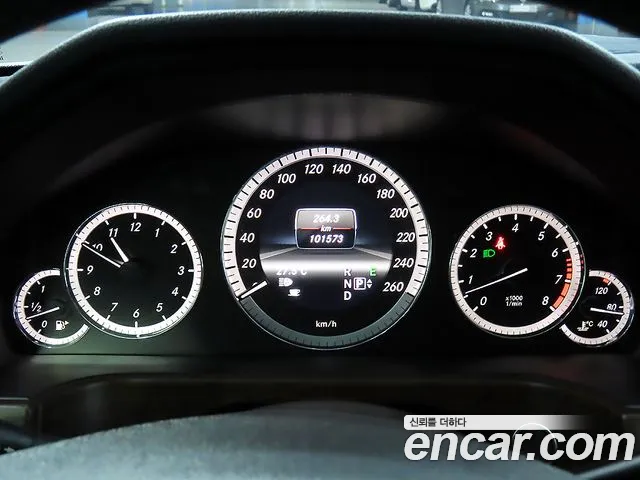 Mercedes-Benz E-Класс 2013 thumb 8