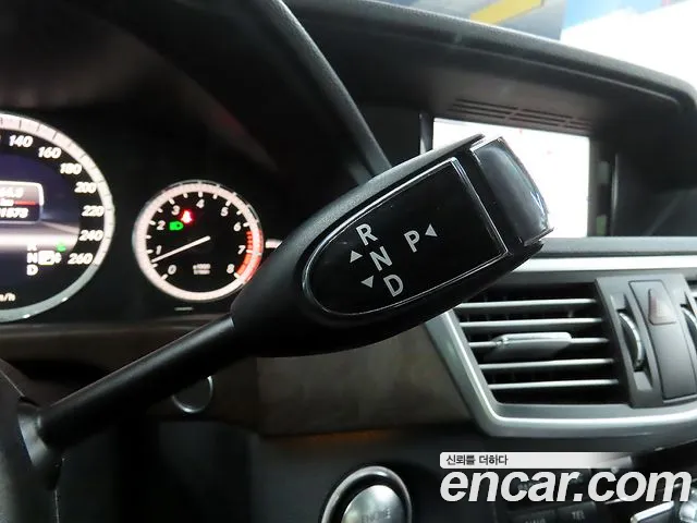 Mercedes-Benz E-Класс 2013 thumb 9