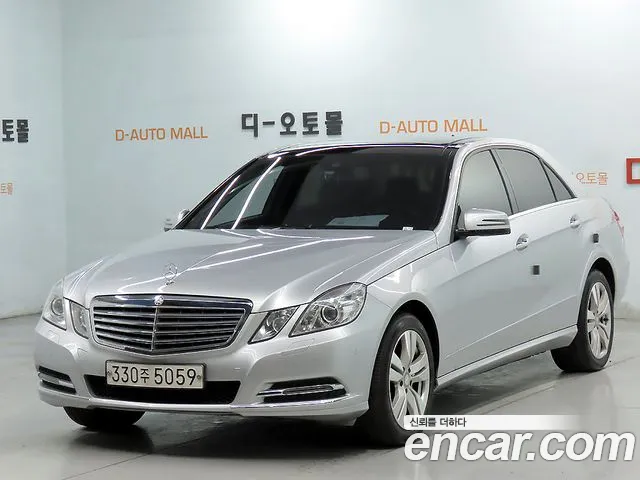 Mercedes-Benz E-Класс 2013 thumb 11