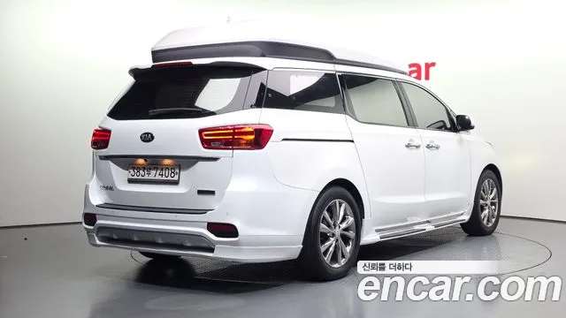 Kia Carnival 2018 thumb 2