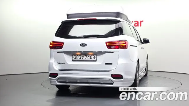 Kia Carnival 2018 thumb 4