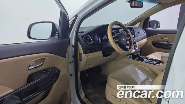 Kia Carnival 2018 thumb 10