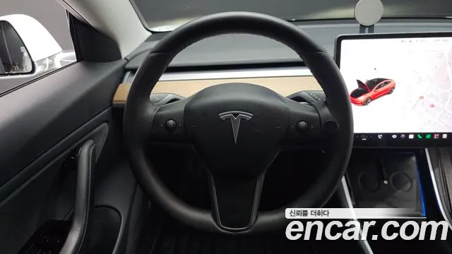 Tesla Model 3 2020 thumb 12