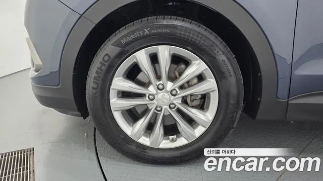 Hyundai Santa Fe 2017 thumb 5