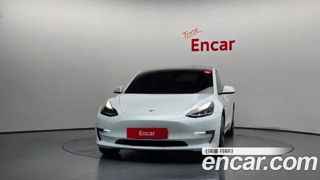 Tesla Model 3 2021 thumb 3