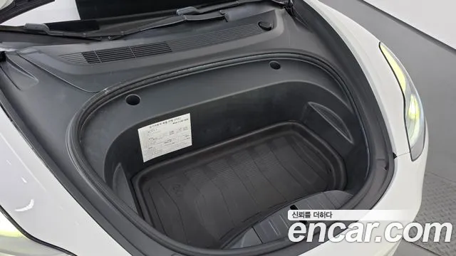Tesla Model 3 2021 thumb 6