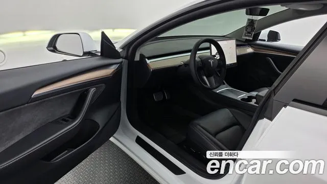 Tesla Model 3 2021 thumb 10