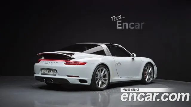Porsche 911 2016 thumb 2