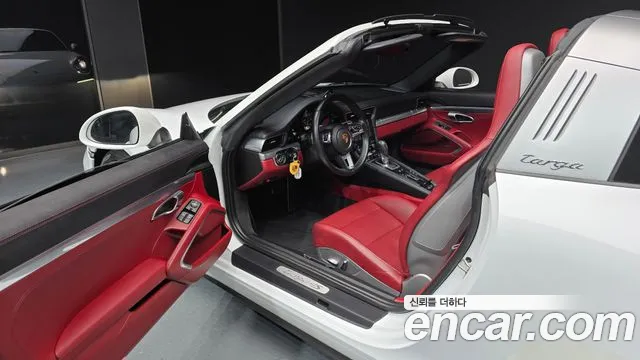 Porsche 911 2016 thumb 10
