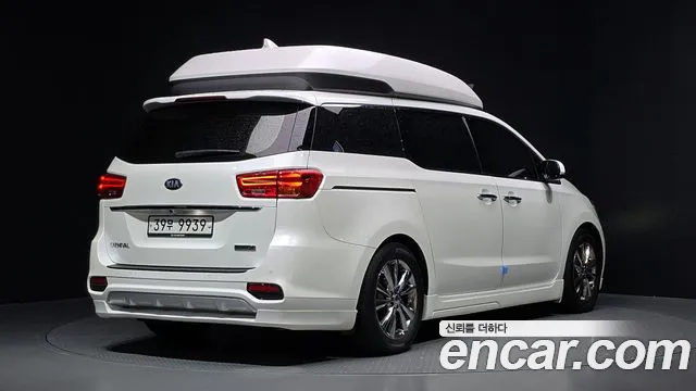 Kia Carnival 2019 thumb 2