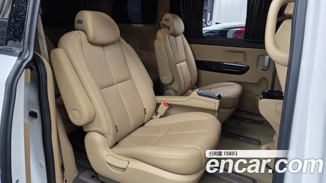Kia Carnival 2019 thumb 11