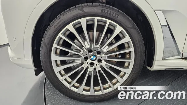 BMW X7 2021 thumb 4
