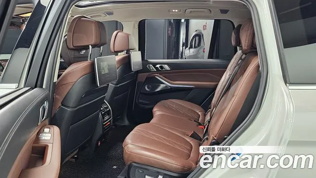 BMW X7 2021 thumb 11