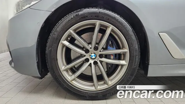 BMW 5 серии 2017 thumb 5