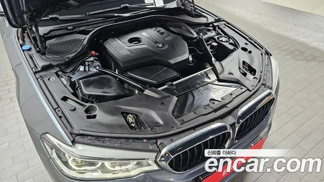 BMW 5 серии 2017 thumb 6