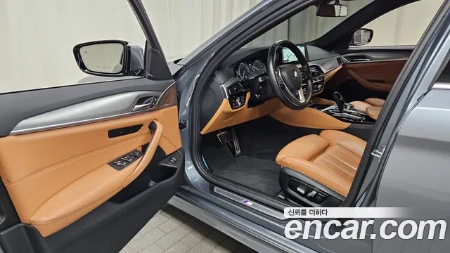 BMW 5 серии 2017 thumb 10