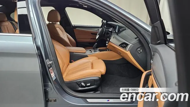 BMW 5 серии 2017 thumb 11