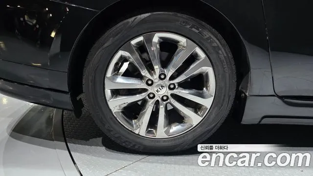 Kia Carnival 2015 thumb 5
