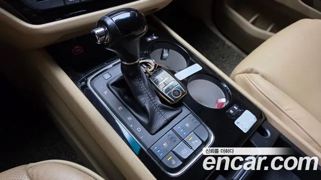 Kia Carnival 2015 thumb 9