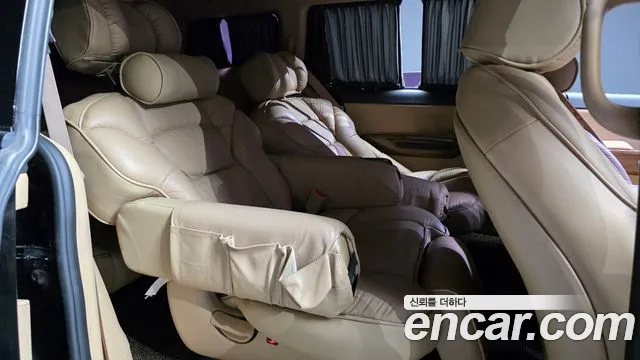 Kia Carnival 2015 thumb 11