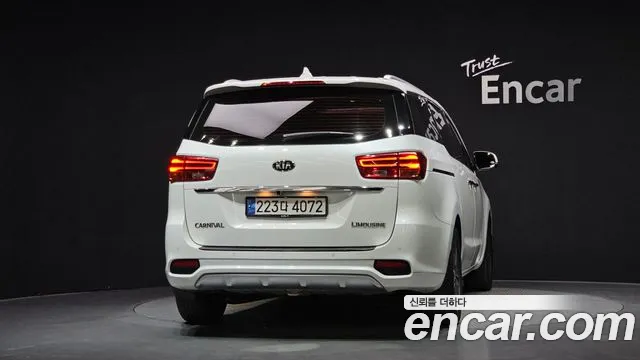 Kia Carnival 2018 thumb 4