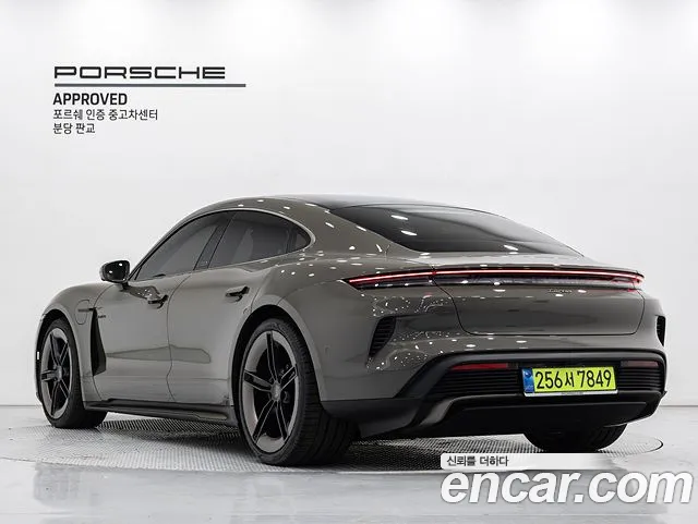 Porsche Taycan 2025 thumb 2