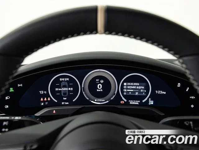 Porsche Taycan 2025 thumb 8