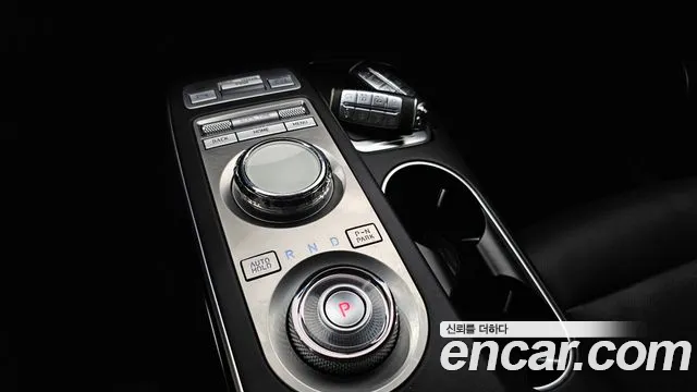 Genesis GV70 2022 thumb 8